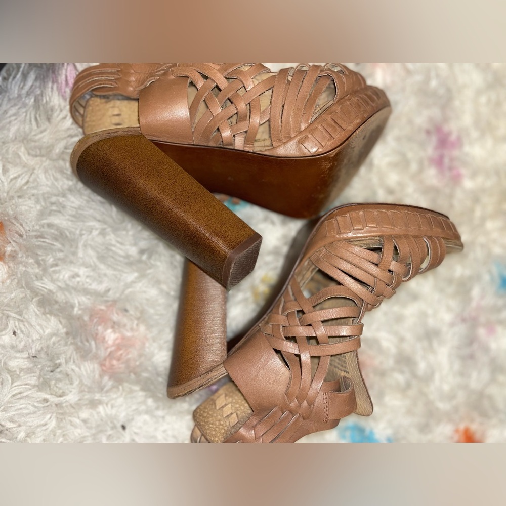 Naughty Monkey Woven Leather Heels - Picture 5 of 9